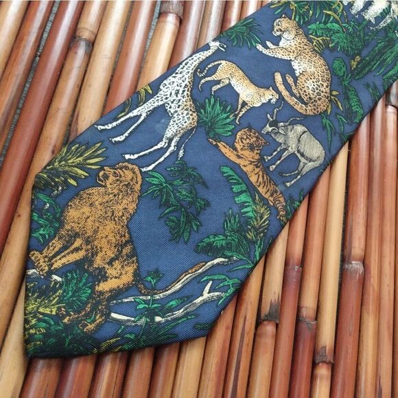 EUC VINTAGE ALYNN Blue "Animal Kingdom" 100% Silk Tie - Picture 1 of 8